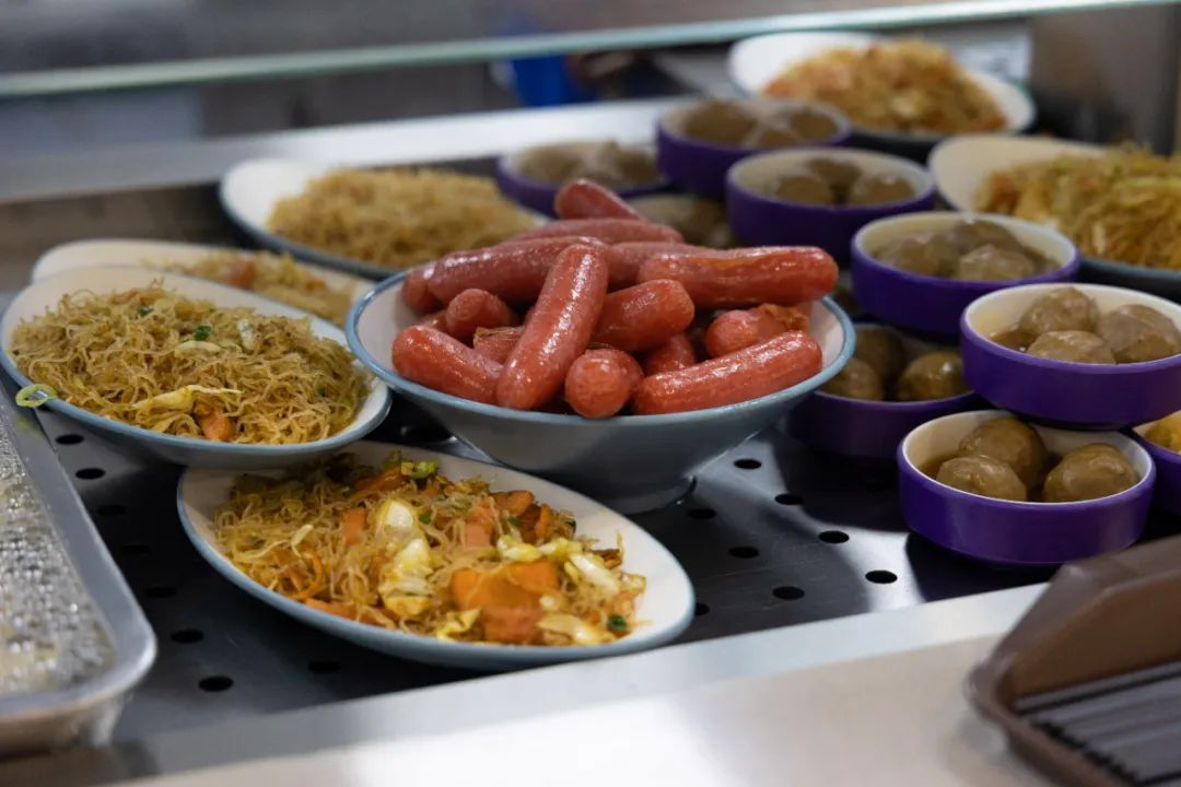 东莞市嘉荣外国语学校餐厅美食