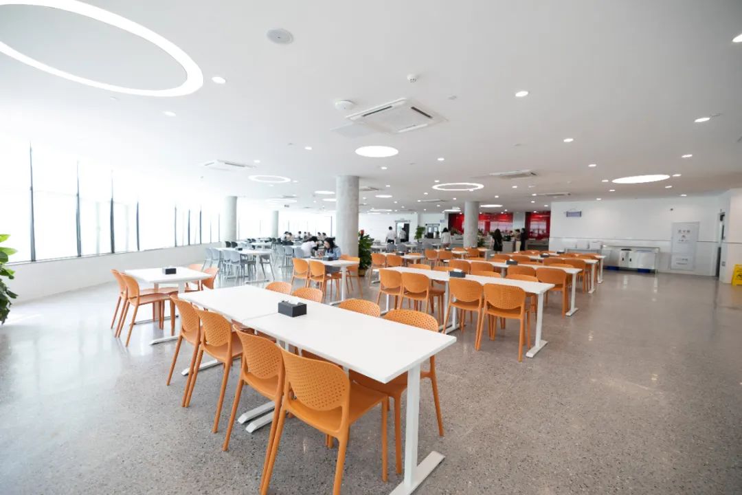 东莞市嘉荣外国语学校就餐环境