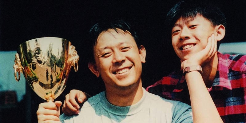 导演姜文（左）与夏雨（右）