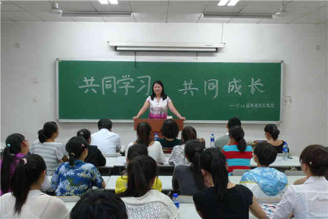 肇庆播音主持培训机构/肇庆播音主持培训班有哪些