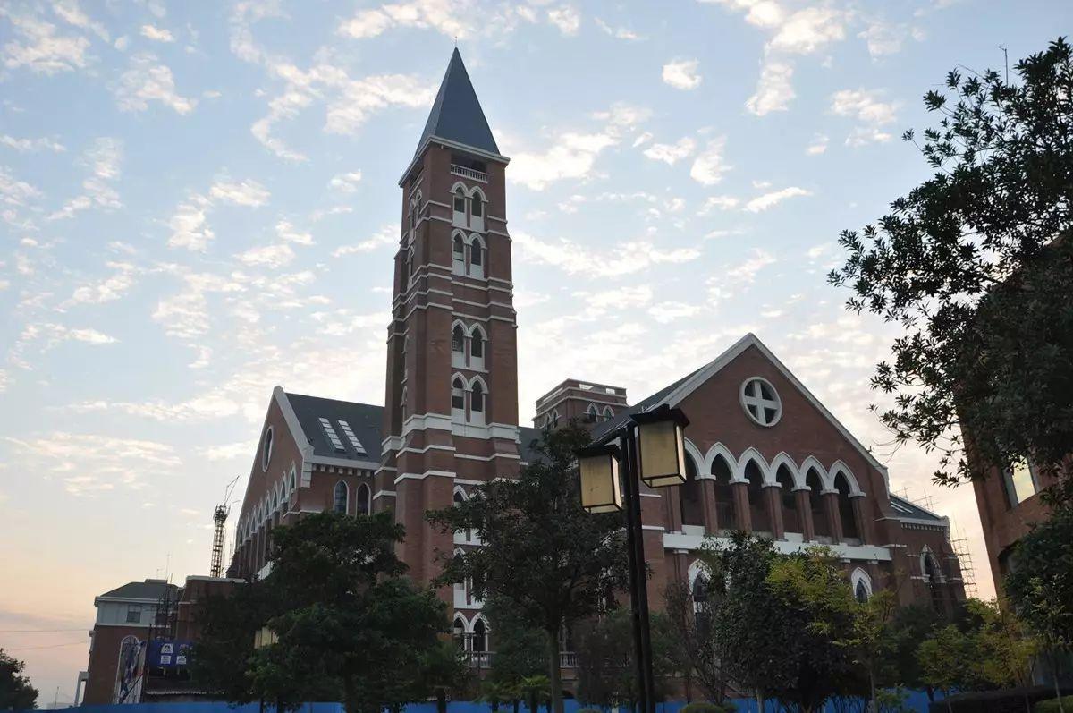 武汉设计工程学院校园风景一