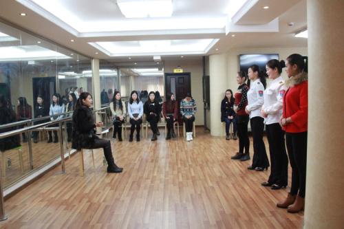 普宁高中生学播音主持参加艺考女生要求