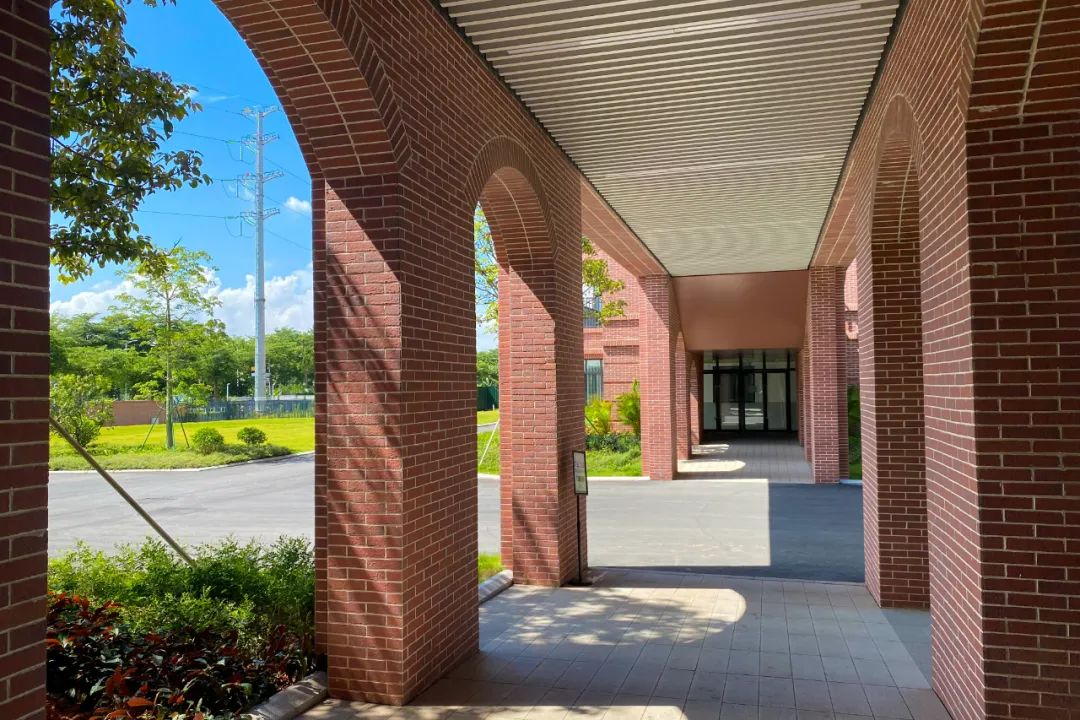 东莞市嘉荣外国语学校环境