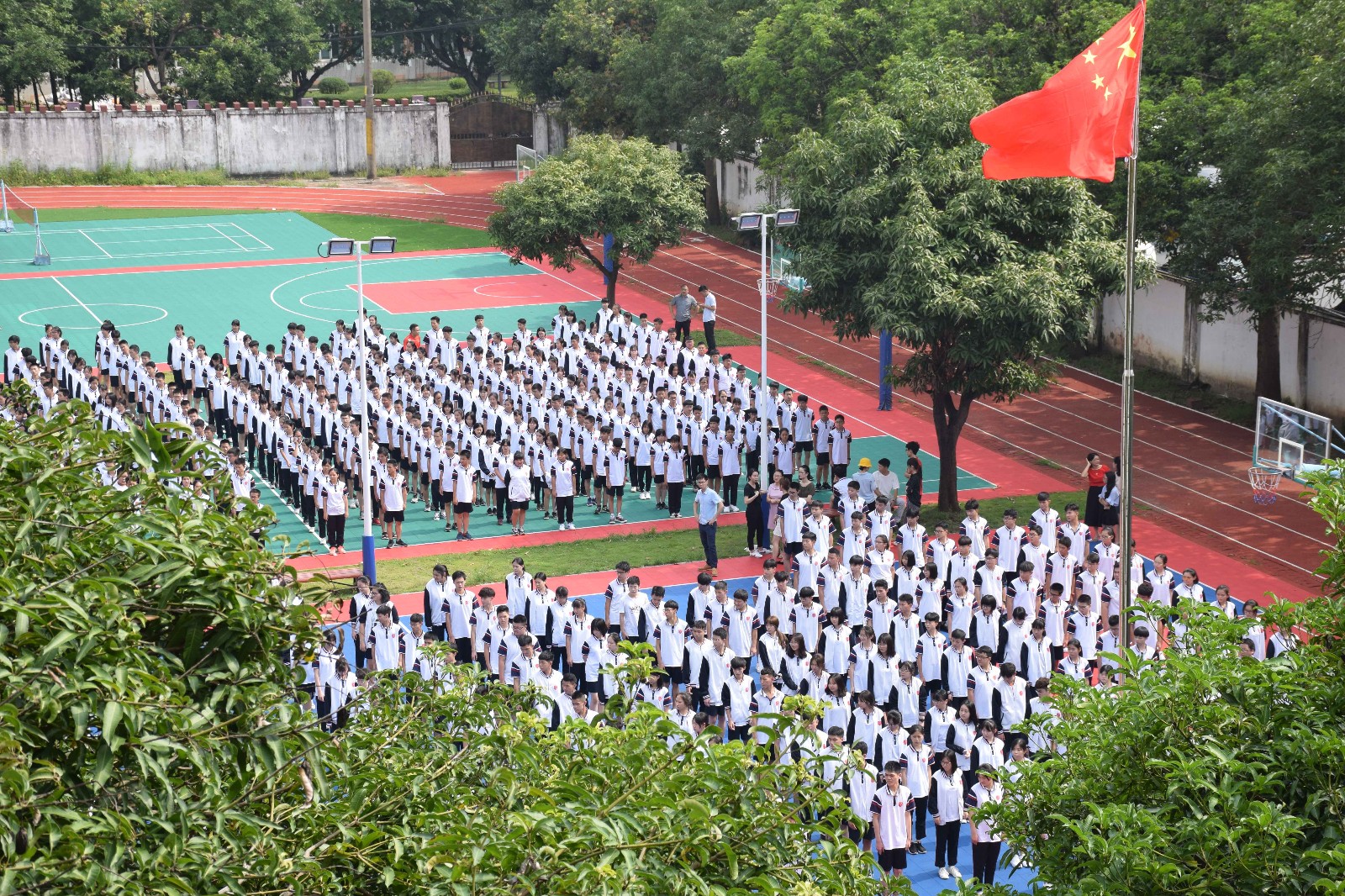 亚加达外国语高级中学招生简章