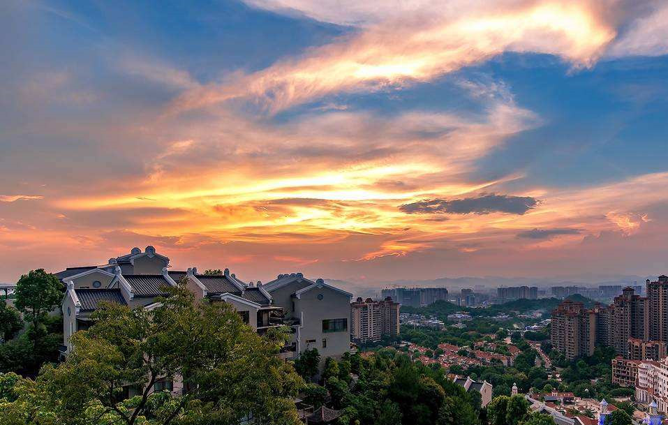 梅州传媒培训机构首选多芬艺术学校。