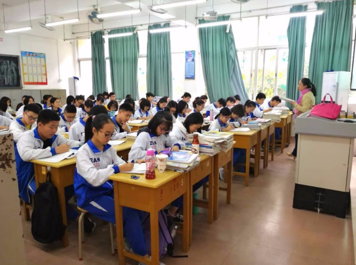 湛江影视表演艺考培训学费用多少钱